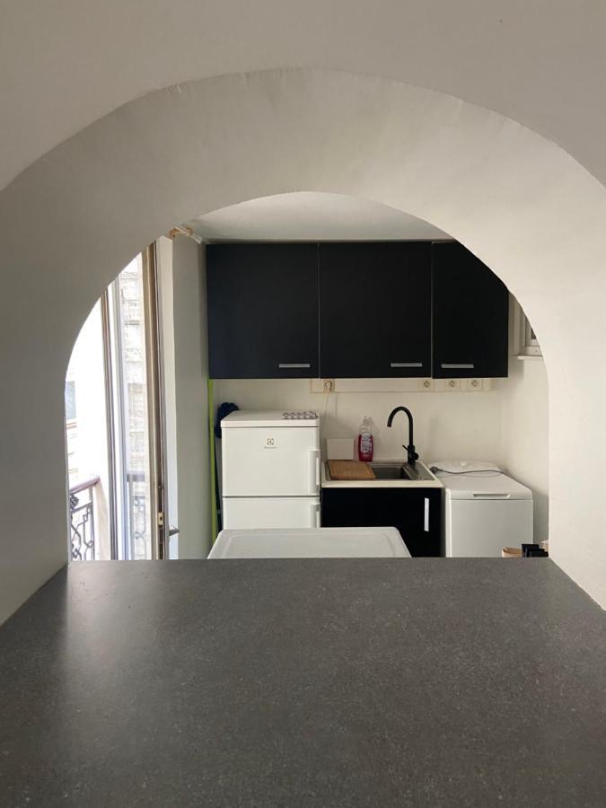 Tres Bel Appartement Montmartre Paris Exteriör bild