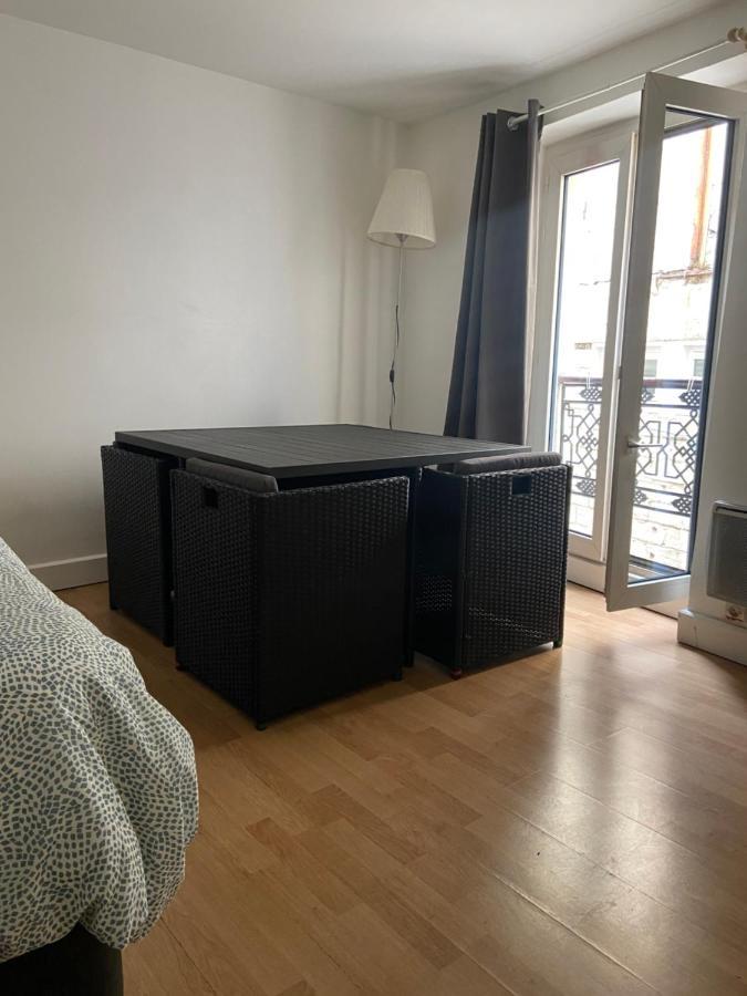 Tres Bel Appartement Montmartre Paris Exteriör bild